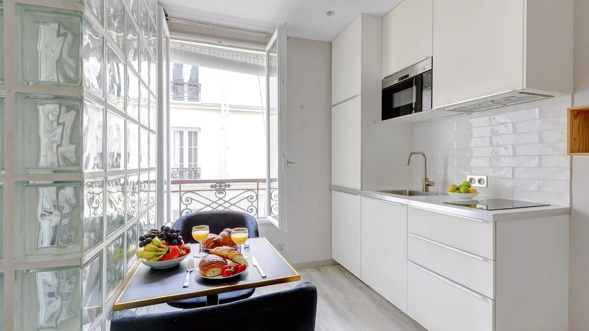 Eiffel Tower & 7th Arrondissement - Cityapartmentstay Apartment